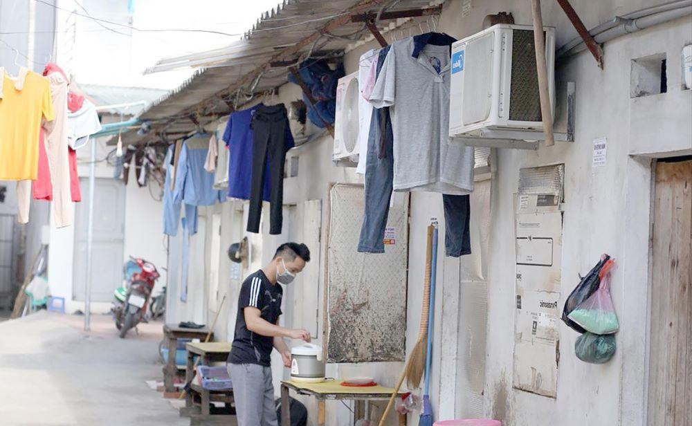 Nhà trọ của công nhân làm việc tại khu công nghiệp Thăng Long (Hà Nội). Ảnh: H.Q