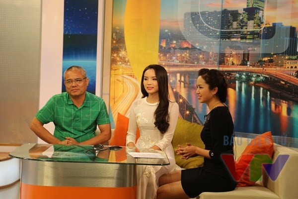 Hoa hậu Kỳ Duyên rạng rỡ trên trường quay VTV ảnh 6