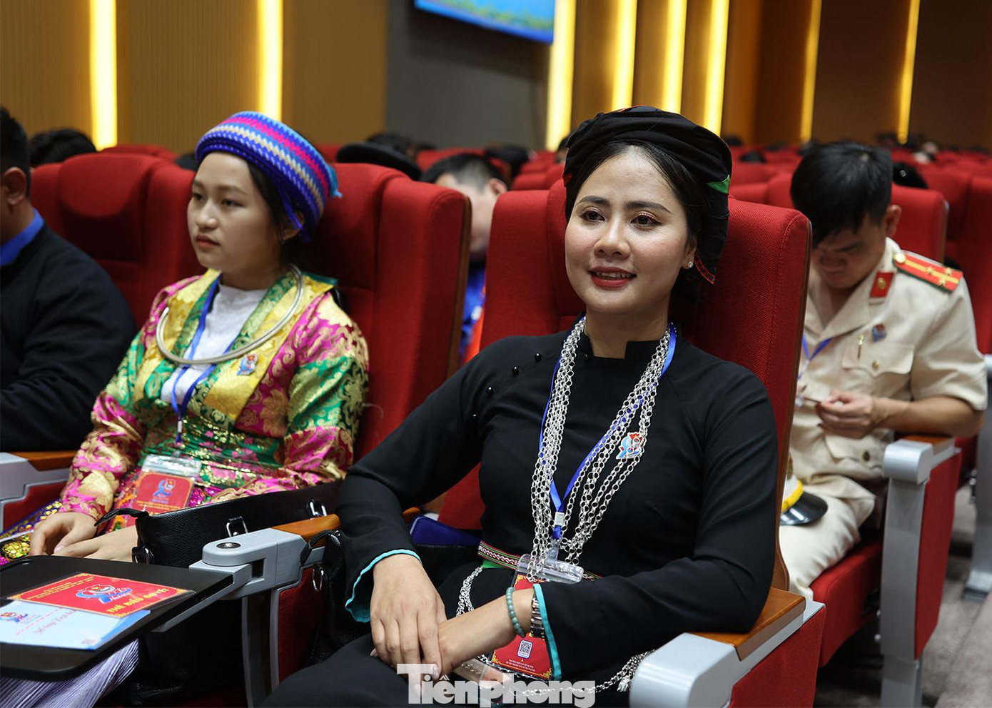 Các đại biểu từ các huyện Đoàn trong tỉnh tham dự đại hội