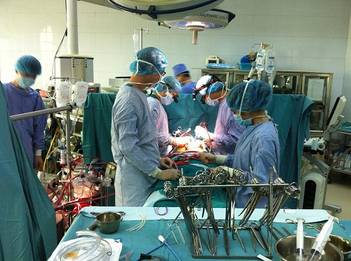 Trời lạnh, biết dấu hiệu này để cứu kịp thời người bị tim mạch ảnh 1