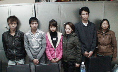 Vờ làm quen qua chát, nhóm đối tượng này đã lừa bán 9 nạn nhân