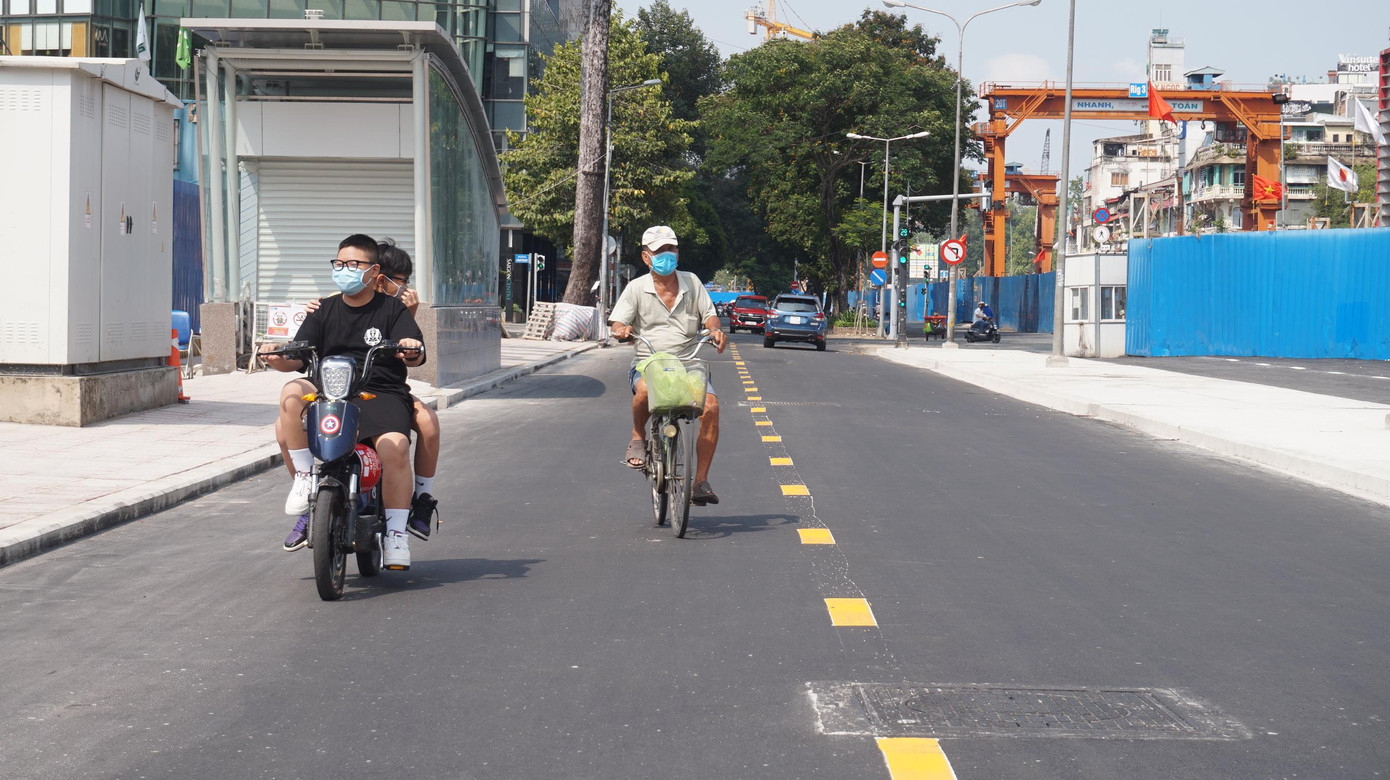 Dự kiến trong thời gian tới, cơ quan chức năng sẽ trồng cây xanh hai bên tuyến đường này để tạo mảng xanh cho thành phố.