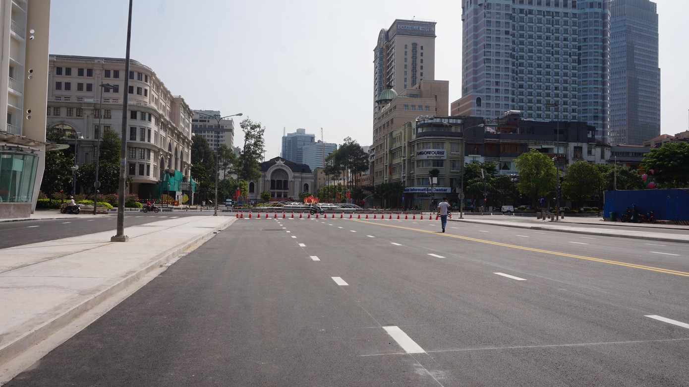 Sau khi tái lập, mặt đường rộng thoáng.