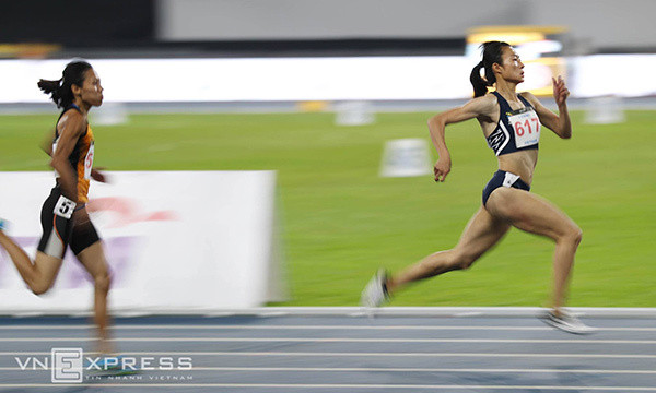 SEA Games ngày 25/8: Tuyển bóng đá nữ 'vinh quy bái tổ' ảnh 44