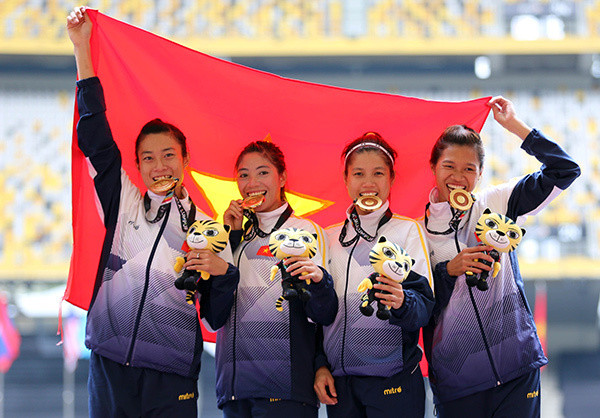 SEA Games ngày 25/8: Tuyển bóng đá nữ 'vinh quy bái tổ' ảnh 37