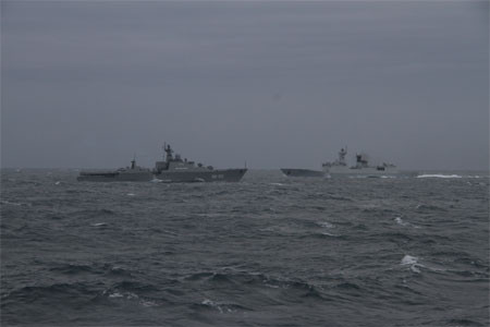 Tàu của Hải quân Việt Nam và Trung Quốc diễn tập tìm kiếm cứu nạn