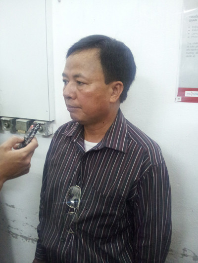 Ông Phạm Văn Khương chia sẻ với báo chí