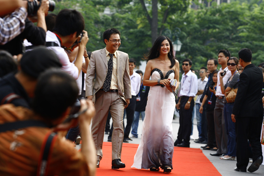 Diễn viên Trung Hiếu và Thu Hà