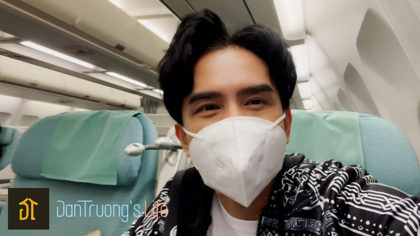Đan Trường trên chuyến bay về Mỹ Đan Trường trên chuyến bay về Mỹ