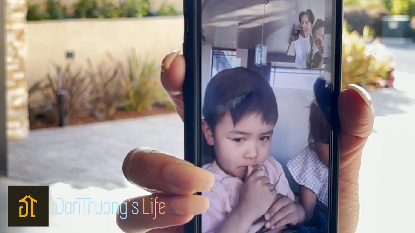 Đan Trường và vợ trêu đùa con trai Đan Trường và vợ trêu đùa con trai