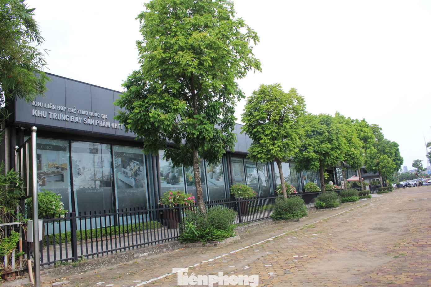 Bản chất liên doanh, liên kết với 5 doanh nghiệp là việc Khu LHTTQG cho thuê đất dài hạn, được hưởng lợi nhuận cố định và theo quy định của pháp luật, đất sử dụng để thực hiện liên doanh, liên kết (từ cuối năm 2011) thuộc đối tượng phải nộp tiền thuê đất. Tuy nhiên, KLHTTQG rất chậm trong việc nộp tiền thuê đất cho cơ quan thuế dẫn đến tổng số tiền thuê đất còn phải nộp và số tiền chậm nộp đến hết năm 2018 là 46 tỷ đồng.