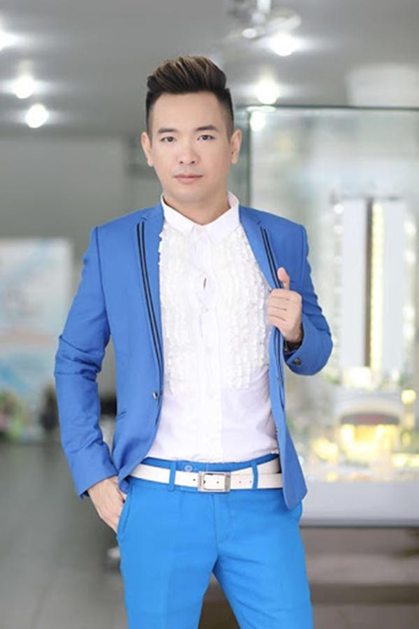 Hình ảnh gần đây của ca sĩ Việt Quang