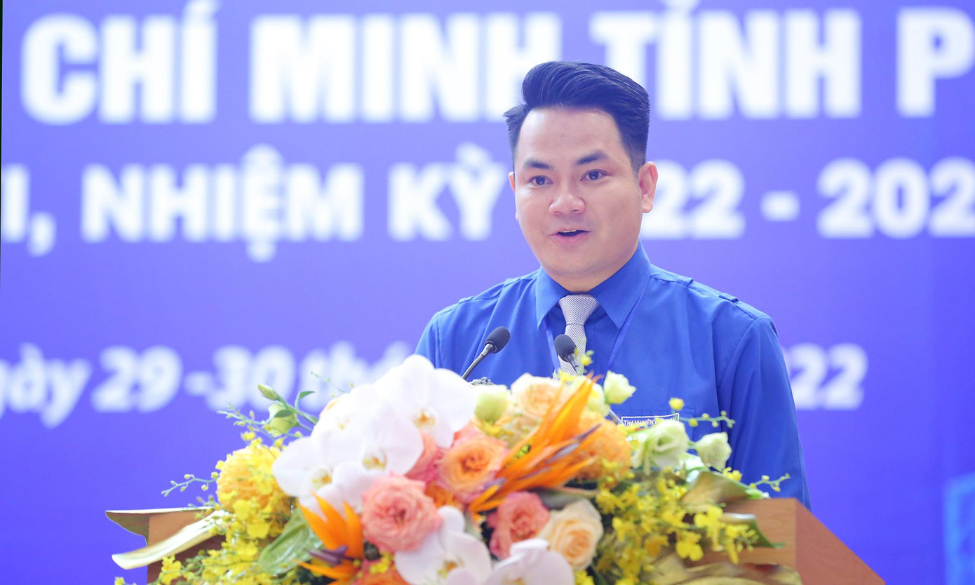 Anh Nguyễn Văn Kỳ - Phó Bí thư Tỉnh Đoàn Phú Thọ khóa XV trình bày tóm tắt dự thảo Báo cáo Chính trị của Ban Chấp hành khóa XV trình Đại hội; báo cáo tóm tắt kiểm điểm Ban Chấp hành Tỉnh Đoàn Phú Thọ khóa XV.