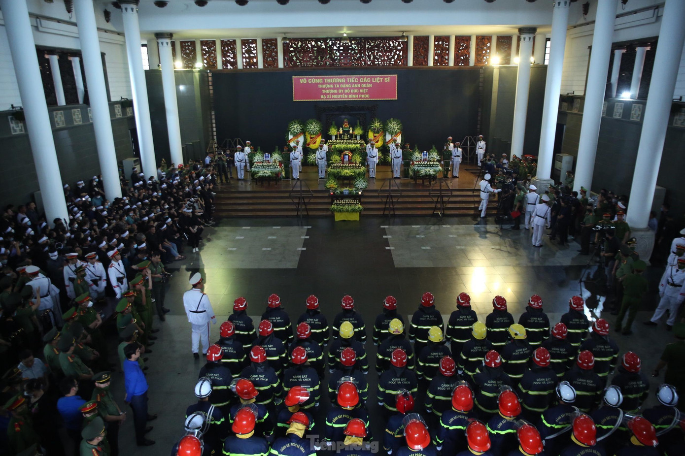 Lễ tang ba liệt sĩ Thượng tá Đặng Anh Quân (Đội trưởng), Thượng úy Đỗ Đức Việt và Hạ sĩ Nguyễn Đình Phúc.