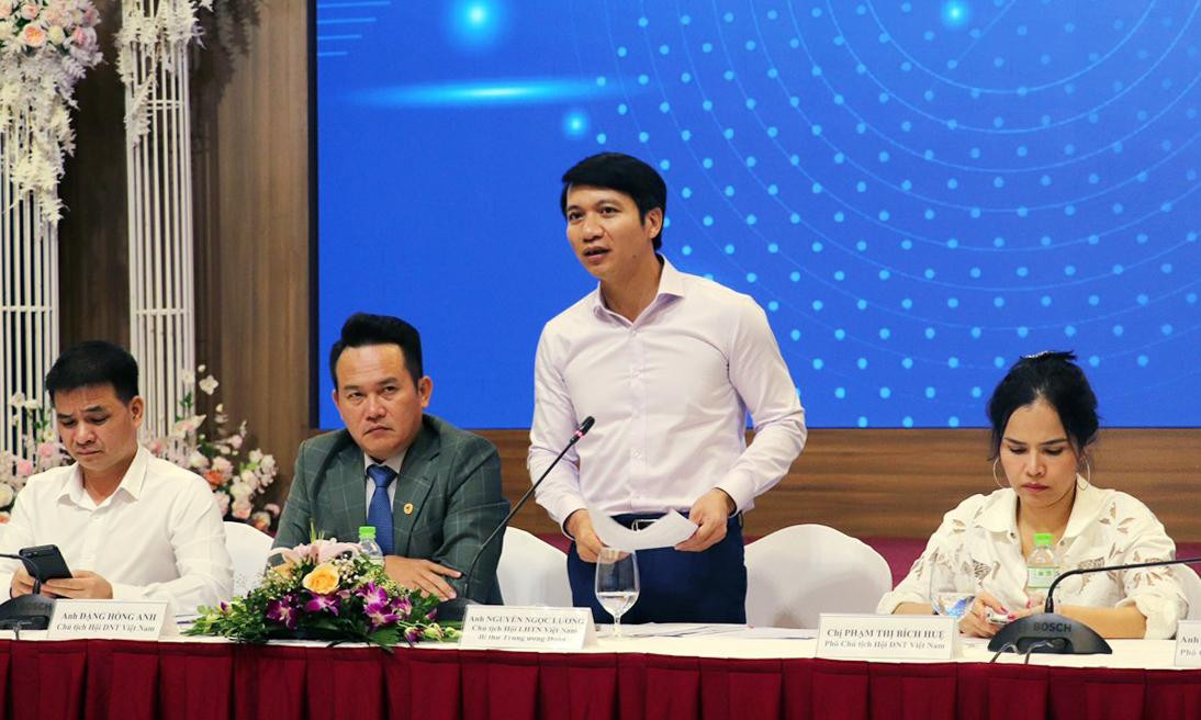 Anh Nguyễn Ngọc Lương phát biểu tại hội nghị Anh Nguyễn Ngọc Lương phát biểu tại hội nghị