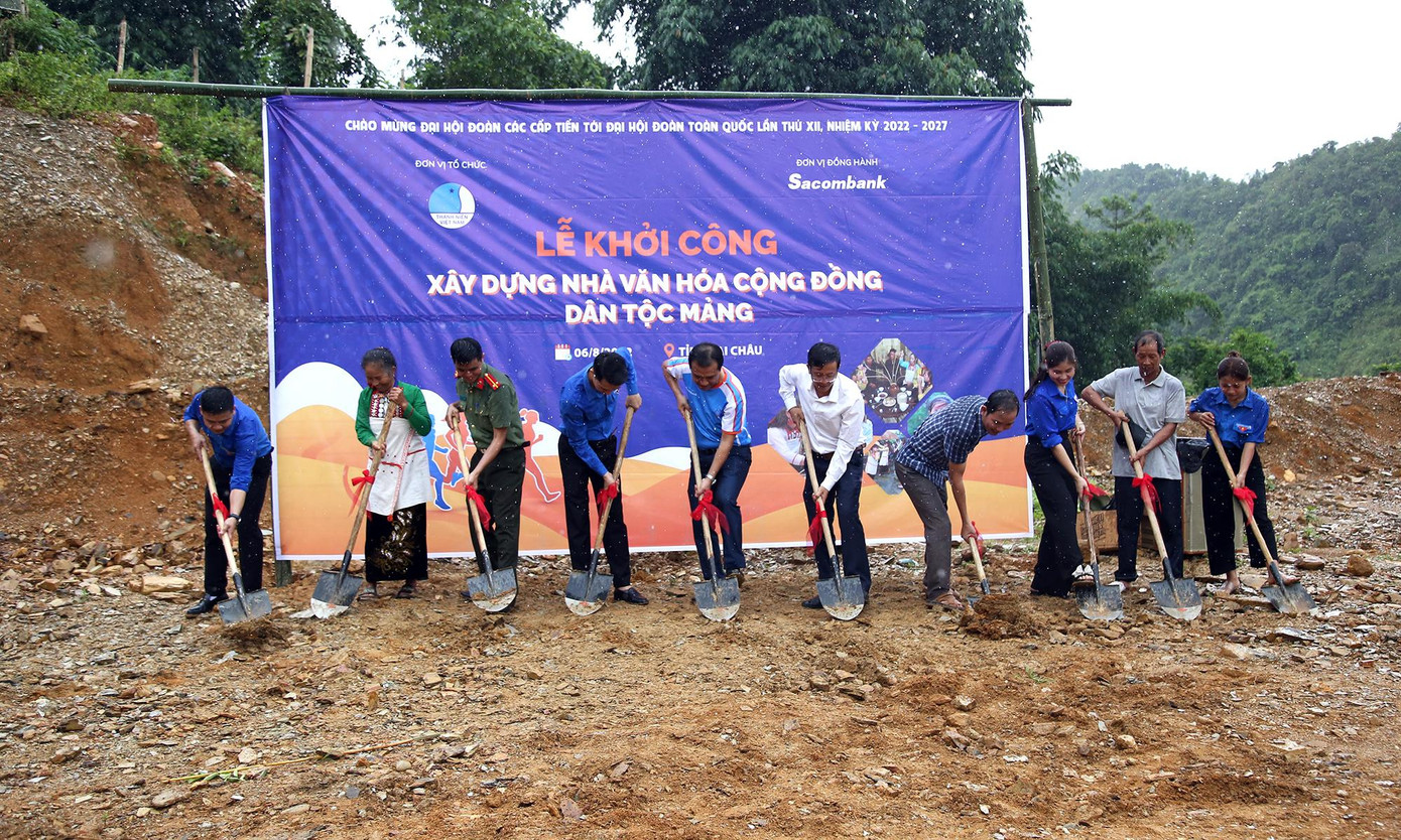 Lễ khởi công xây dựng nhà văn hóa cộng đồng dân tộc Mảng. Ảnh: Lâm Đăng Hải Lễ khởi công xây dựng nhà văn hóa cộng đồng dân tộc Mảng. Ảnh: Lâm Đăng Hải