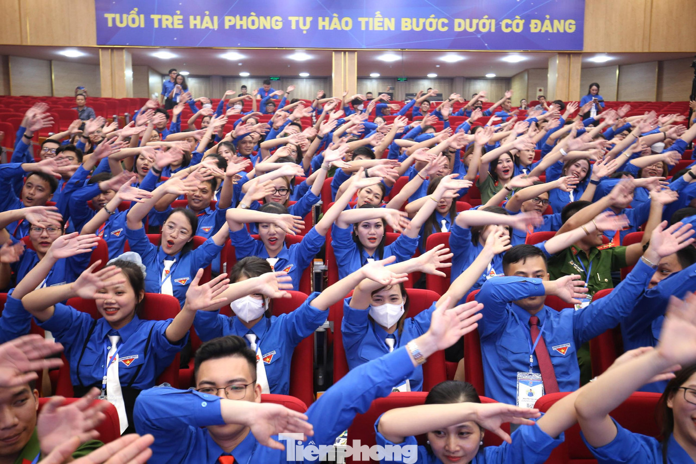 Dự Đại hội có 245 đại biểu chính thức là những cán bộ đoàn, đoàn viên ưu tú tiêu biểu trên các lĩnh vực của công tác Đoàn và phong trào thanh thiếu nhi thành phố. Trong số đó, đại biểu đương nhiên là Ủy viên Ban Chấp hành Thành Đoàn khóa XIII có 30 đại biểu (chiếm 12,2 %); đại biểu được bầu tại Đại hội đại biểu Đoàn các quận, huyện, cơ sở Đoàn trực thuộc có 203 đại biểu (chiếm 82,9% ); Đại biểu chỉ định có 12 đại biểu (chiếm 4,9 %).