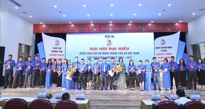 Đại hội bầu Ban Chấp hành nhiệm kỳ mới với 28 ủy viên Ban Chấp hành. Ảnh: Thanh niên TTXVN Đại hội bầu Ban Chấp hành nhiệm kỳ mới với 28 ủy viên Ban Chấp hành. Ảnh: Thanh niên TTXVN