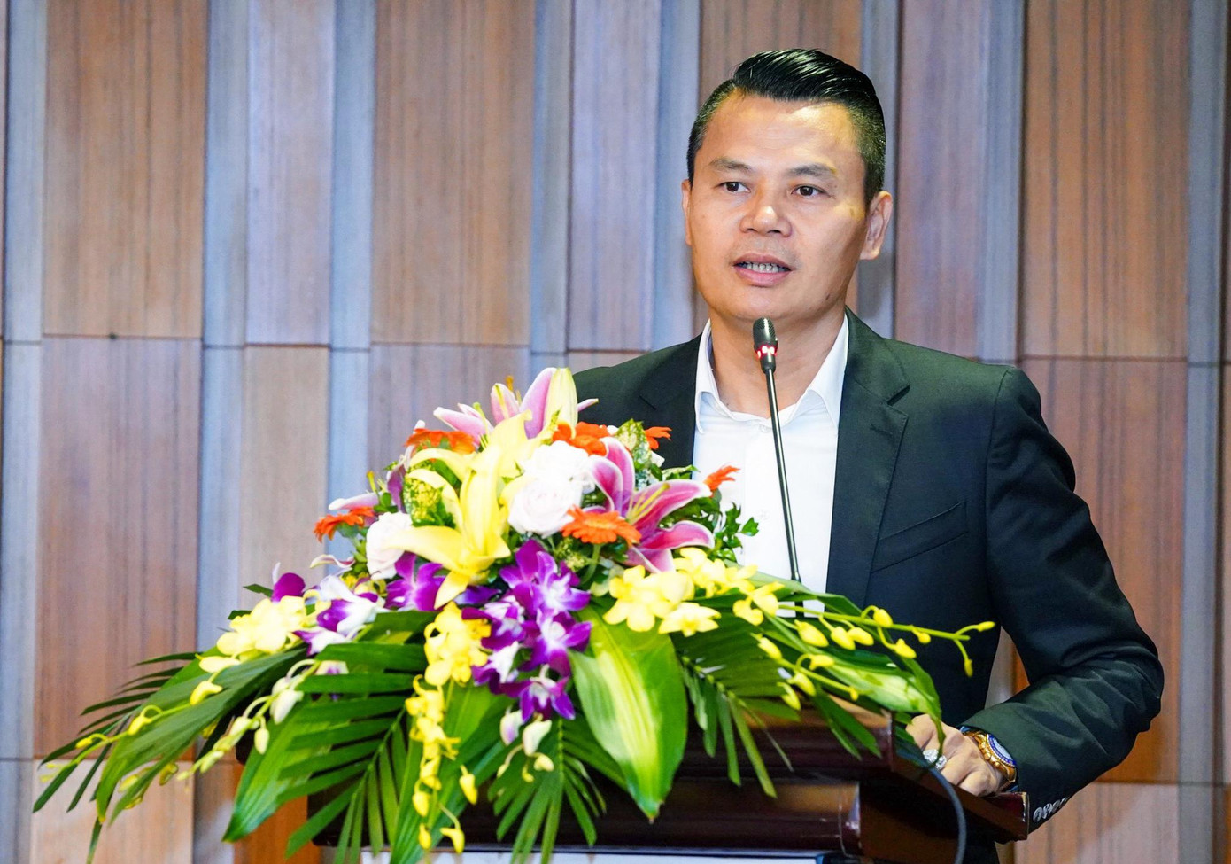 Anh Nguyễn Phúc Long, Ủy viên Đoàn Chủ tịch Ủy ban Trung ương Hội Doanh nhân trẻ Việt Nam làm chủ tịch CLB Sao Vàng đất Việt