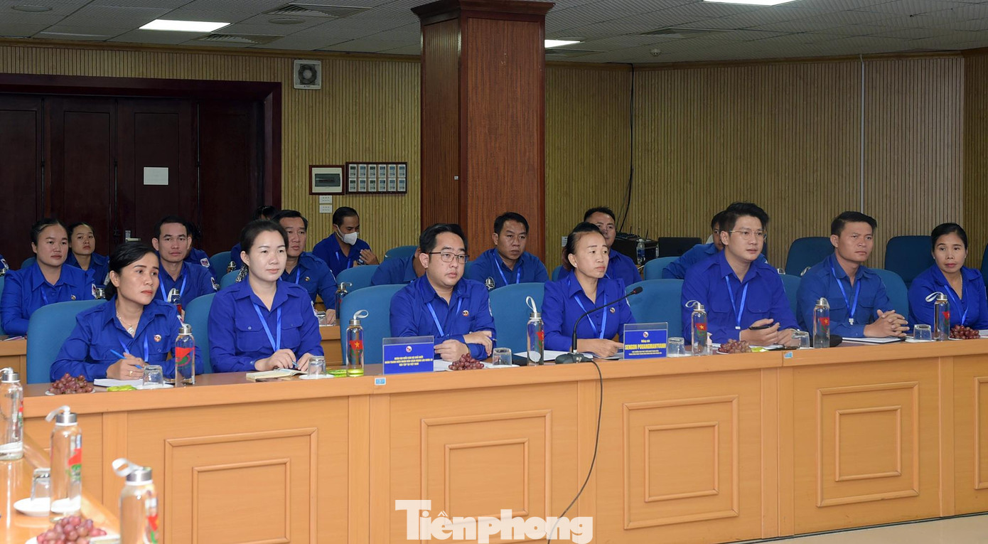 Các cán bộ chủ chốt Đoàn TNNDCM Lào tham gia lớp bồi dưỡng khóa 26 tại Việt Nam. Các cán bộ chủ chốt Đoàn TNNDCM Lào tham gia lớp bồi dưỡng khóa 26 tại Việt Nam.