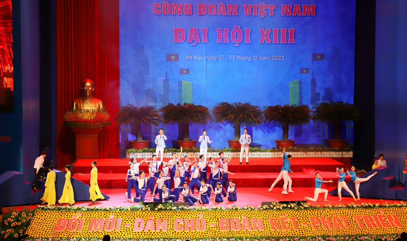 Đại hội Công đoàn lần thứ XIII xác định công tác bảo vệ nền tảng tư tưởng của Đảng trong công nhân, lao động là một trong những nhiệm vụ quan trọng.