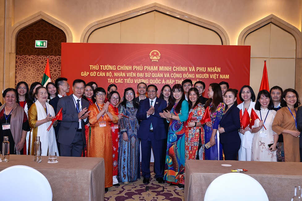 Thủ tướng Phạm Minh Chính và Phu nhân gặp gỡ bà con kiều bào tại UAE.