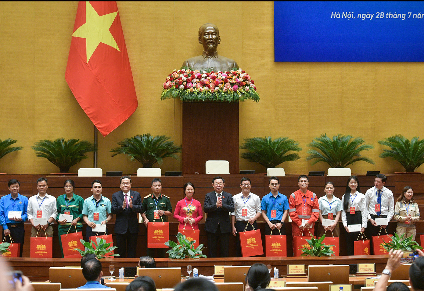 Chủ tịch Quốc hội Vương Đình Huệ dự Diễn đàn Người lao động năm 2023.