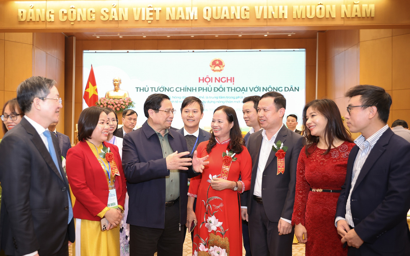 Thủ tướng chủ trì Hội nghị đối thoại với nông dân Việt Nam. Thủ tướng chủ trì Hội nghị đối thoại với nông dân Việt Nam.