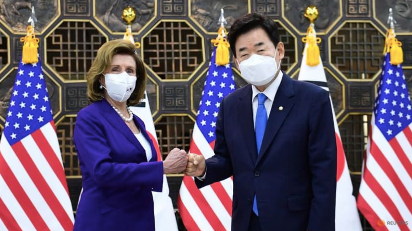 Chủ tịch Hạ viện Mỹ Nancy Pelosi trong cuộc gặp Chủ tịch Quốc hội Hàn Quốc Kim Jin-pyo ngày 4/8. (Ảnh: Reuters) Chủ tịch Hạ viện Mỹ Nancy Pelosi trong cuộc gặp Chủ tịch Quốc hội Hàn Quốc Kim Jin-pyo ngày 4/8. (Ảnh: Reuters)