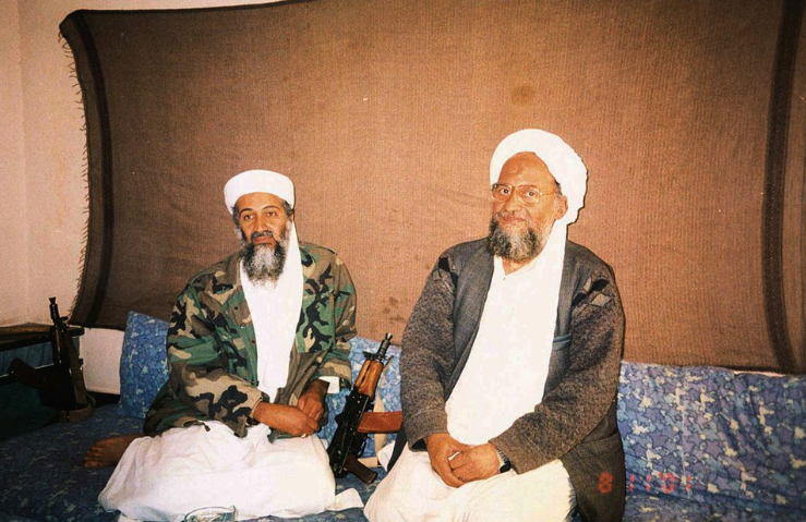 Osama bin Laden (trái) và cố vấn Ayman al-Zawahiri Osama bin Laden (trái) và cố vấn Ayman al-Zawahiri