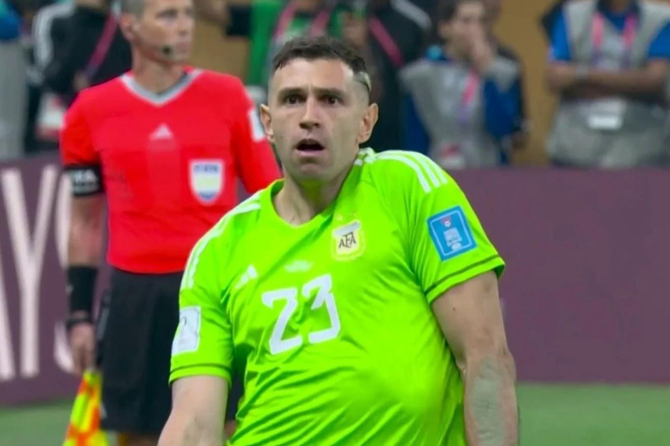 Martinez nhảy ăn mừng Argentina vô địch. Ảnh: The Washington Post.