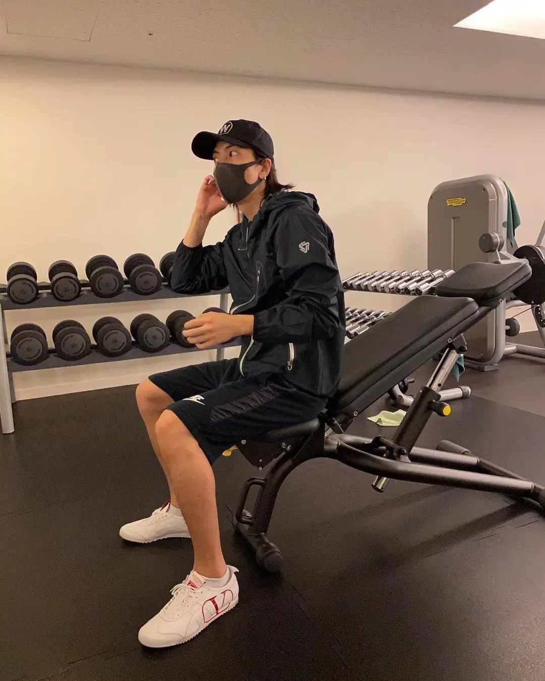 Để có vóc dáng như tạc tượng, Yamashita có chế độ tập luyện nghiêm khắc. Anh có mặt ở phòng gym ba lần mỗi ngày và tập cùng huấn luyện viên cá nhân. Mỗi buổi tập, Yamashita tập luyện theo từng vùng của cơ thể, lần lượt là aerobic, gập bụng, nâng tạ, đạp xe, Battle Rope (dây thừng). Để có vóc dáng như tạc tượng, Yamashita có chế độ tập luyện nghiêm khắc. Anh có mặt ở phòng gym ba lần mỗi ngày và tập cùng huấn luyện viên cá nhân. Mỗi buổi tập, Yamashita tập luyện theo từng vùng của cơ thể, lần lượt là aerobic, gập bụng, nâng tạ, đạp xe, Battle Rope (dây thừng).