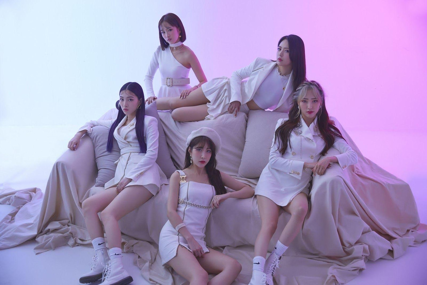 Redsquare ra mắt vào ngày 19/5/2020 và tan rã vào tháng 6. Lý do được cho là đến từ việc một số thành viên muốn đổi tên nhóm thành IRRIS. Tới tháng 7, họ đã ra mắt với tên mới là IRRIS.