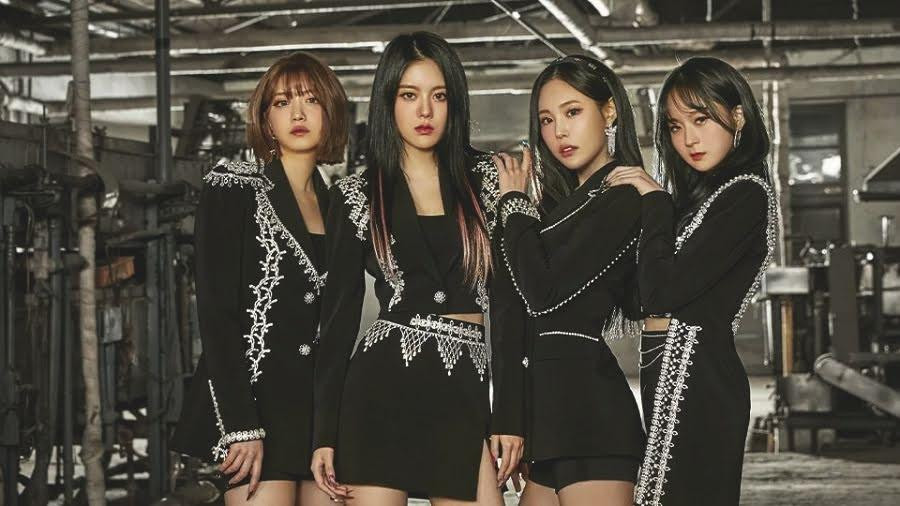 G-reyish ra mắt vào tháng 6/2017 và tan rã vào tháng 5. Tương tự Lunasolar, việc tan rã của nhóm đến từ một vài thành viên chấm dứt hợp đồng với công ty chủ quản là Big Ocean ENM.