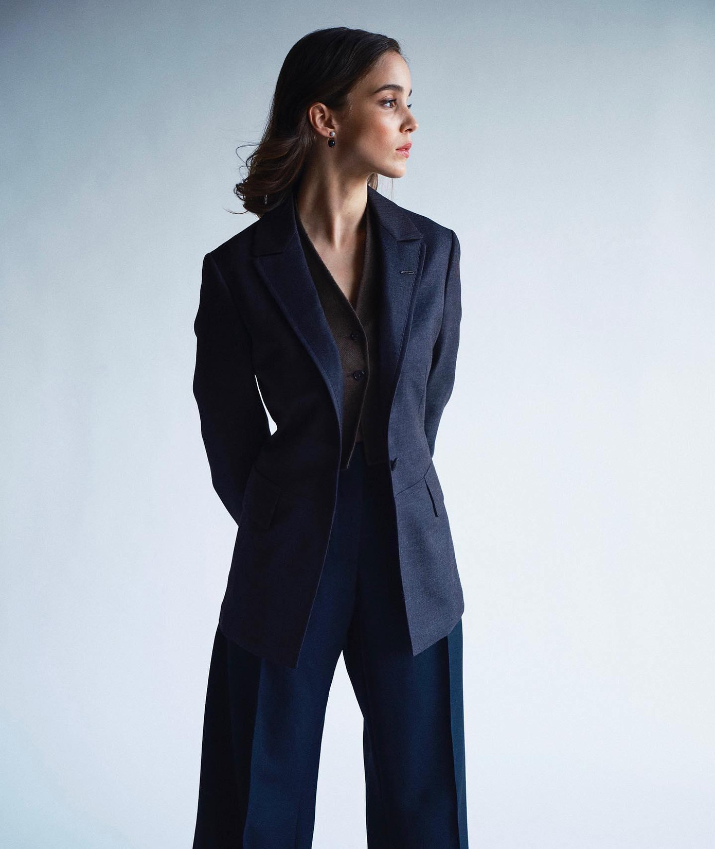 Là con lai mang trong mình 2 dòng máu Brazil và Bồ Đào Nha, bên cạnh vai trò diễn viên, Baptista là mẫu ảnh được nhiều nhãn hàng săn đón. Trên trang cá nhân, bạn gái Chris Evans thường chia sẻ ảnh về cuộc sống thường ngày. Là con lai mang trong mình 2 dòng máu Brazil và Bồ Đào Nha, bên cạnh vai trò diễn viên, Baptista là mẫu ảnh được nhiều nhãn hàng săn đón. Trên trang cá nhân, bạn gái Chris Evans thường chia sẻ ảnh về cuộc sống thường ngày.