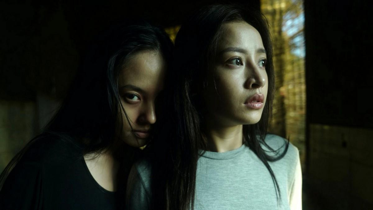 Mười: Lời nguyền trở lại là phần tiếp theo của Mười: Truyền Thuyết Về Bức Chân Dung (2007).