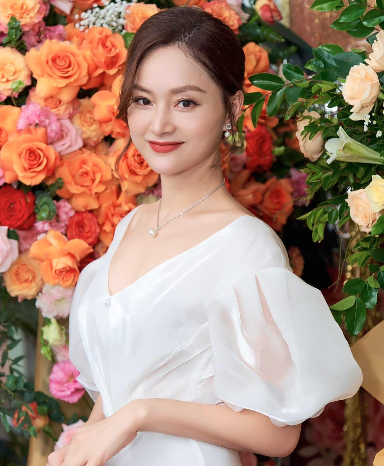 Lan Phương là diễn viên quen mặt với khán giả việt trên sóng giờ vàng. Cô là diễn viên được đánh giá cao về khả năng diễn xuất. Điều này được thể hiện rõ trong Thương ngày nắng về khi Lan Phương đảm nhận vai Vân Khánh - người phụ nữ tần tảo, phải chịu nhiều đắng cay.