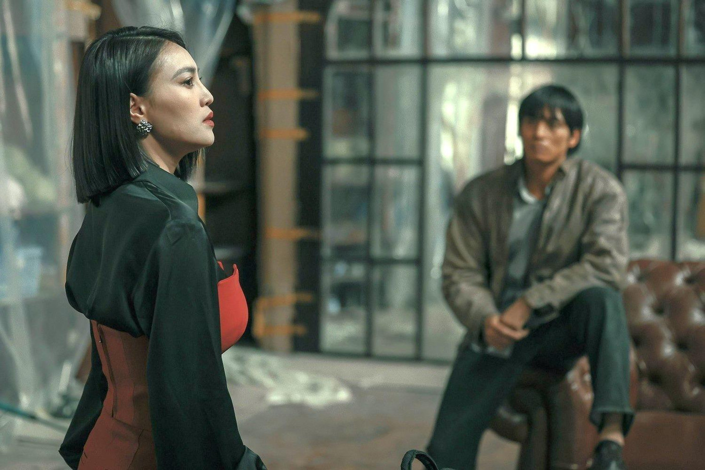 Cô gái từ quá khứ kể tiếp câu chuyện về Ms. Q (Ninh Dương Lan Ngọc). Cô gái từ quá khứ kể tiếp câu chuyện về Ms. Q (Ninh Dương Lan Ngọc).