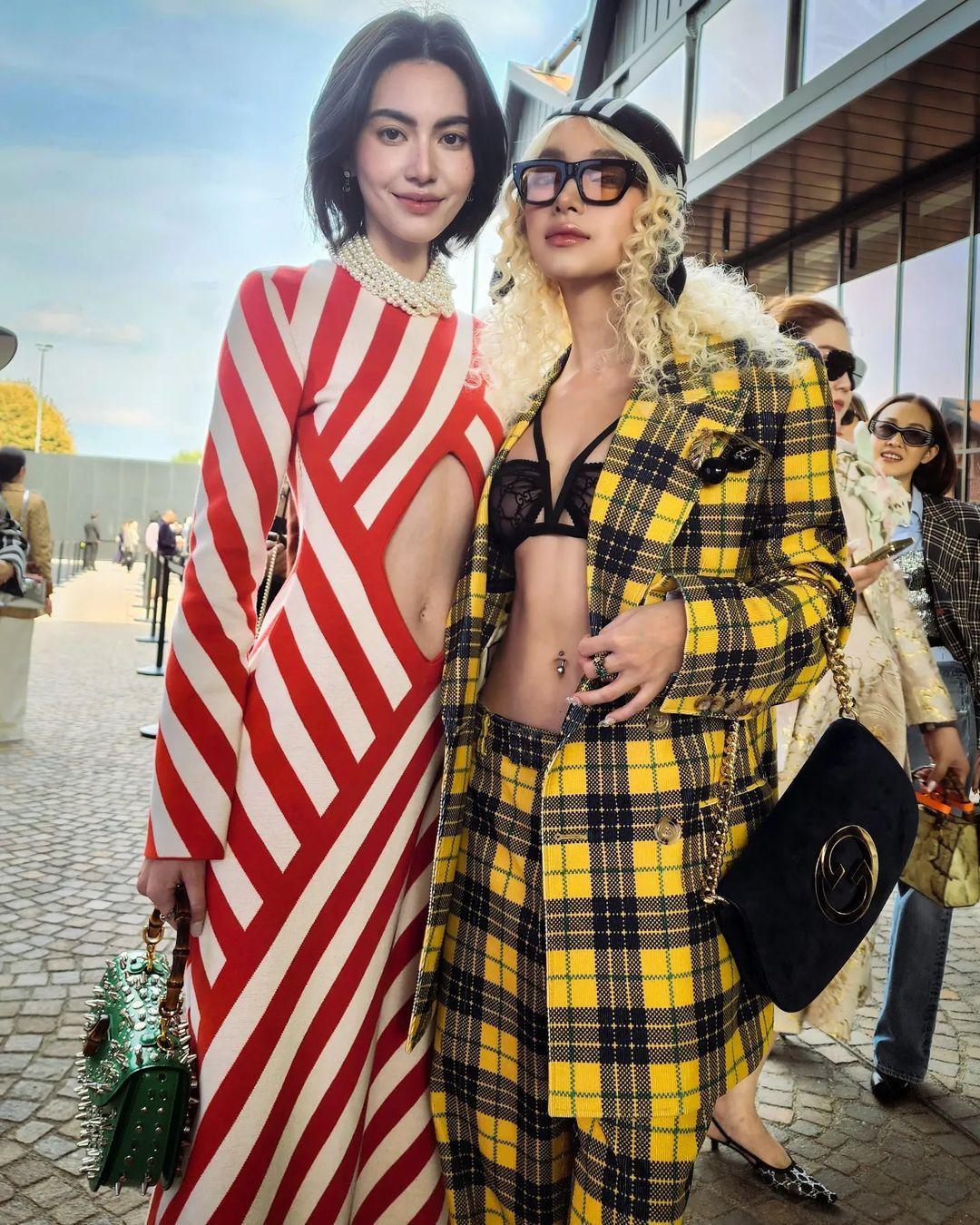 Trước đó, Châu Bùi cũng có dịp hội ngộ Mai Davika - nữ diễn viên nổi tiếng Thái Lan. Tham dự Milan Fashion Week 2022, Châu Bùi có gu thời trang được đánh giá cao. Cô chọn trang phục lộ nội y khi dự show Gucci. Ngoài ra, kiểu tóc màu bạch kim của Châu Bùi cũng được khen là điểm nhấn giúp bộ đồ thêm nổi bật.