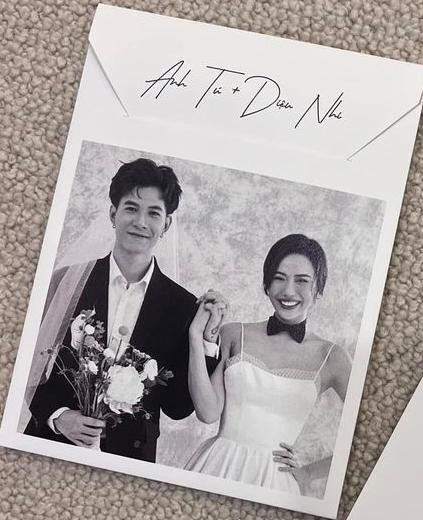 Ngoài tấm ảnh đi đăng ký kết hôn nhận được nhiều sự chú ý, thiệp cưới của Anh Tú - Diệu Nhi cũng được đông đảo đồng nghiệp, khán giả chia sẻ. Hôn lễ của cặp sao được tổ chức vào ngày 10/10 tại một resort ở Phan Thiết.