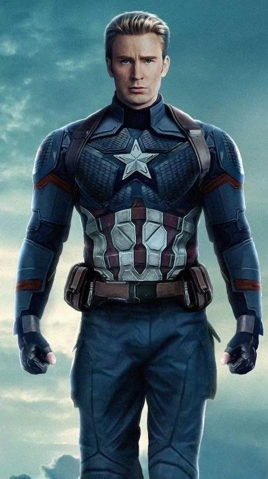 Khán giả nhận xét Chris Evans mang thần thái của một ngôi sao. Một phần do bản thân Evans sinh ra trong gia đình khá giả và có điều kiện để phát triển từ nhỏ. Mẹ của nam diễn viên là giám đốc sáng tạo tại một nhà hát còn cha anh là nha sĩ.