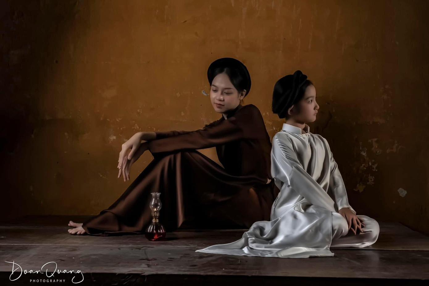 Trước khi đến với Hoa hậu Việt Nam, Huỳnh Thị Thanh Thủy là mẫu ảnh ở Đà Nẵng. Công việc này đến sau khi cô trở thành Hoa khôi của Đại học Đà Nẵng. Thanh Thủy đã có tuổi trẻ nhiều trải nghiệm, đến nhiều nơi, làm nhiều công việc yêu thích và tự kiếm được tiền nuôi bản thân.