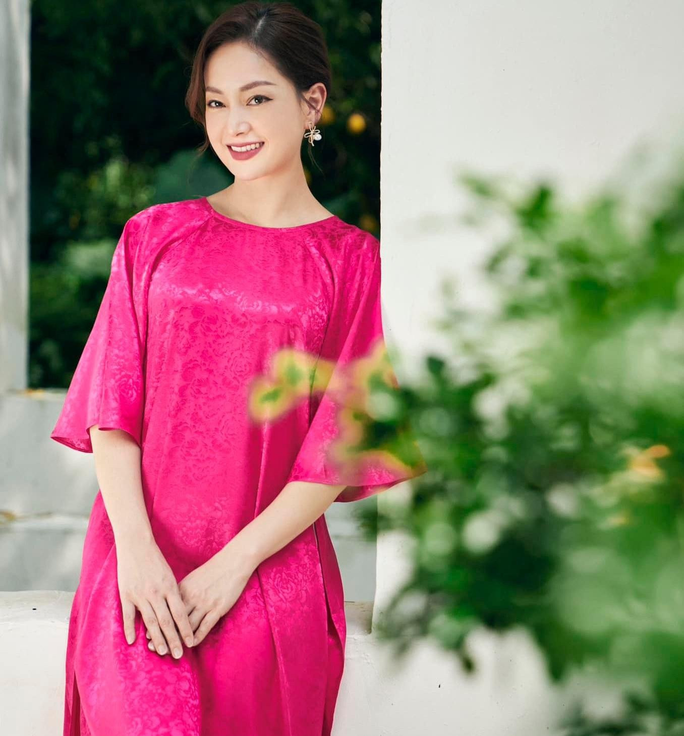 Giới chuyên môn và khán giả đều đánh giá cao Lan Phương ở khả năng biểu cảm, đài từ. Ngoài sự nghiệp thăng tiến, ở ngoài đời, Lan Phương có cuộc sống hạnh phúc bên chồng ngoại quốc. Mối tình đến với nhau sau 2 tháng hẹn hò của nữ diễn viên từng là chủ đề được khán giả quan tâm.