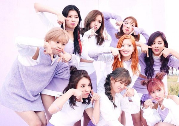 TWICE là nhóm nhạc nữ Kpop đầu tiên bán được hơn 1 triệu bản album. Ảnh: Allkpop.