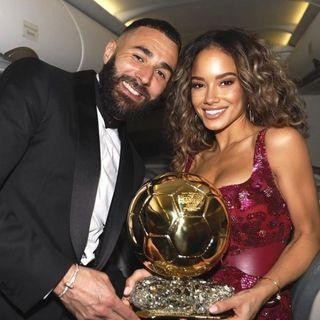 Karim Benzema là chủ nhân Quả bóng vàng 2022. Anh chính là một trong những cái tên được quan tâm nhất trong mùa World Cup năm nay. Bạn gái Benzema là Jordan Ozuna, người mẫu được chú ý ở Pháp. Cô là một trong những nàng WAG có mặt ở Qatar để cổ vũ nửa kia trong mùa World Cup năm nay. Trước khi đến với Benzema, Ozuna có thời gian qua lại với rapper Tyga và ca sĩ Justin Bieber.