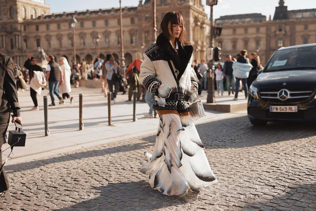 Có mặt tại Tuần lễ Thời trang của nhiều thương hiệu nổi tiếng trong năm 2022, Châu Bùi nhiều lần xuất hiện trên các tạp chí thế giới.