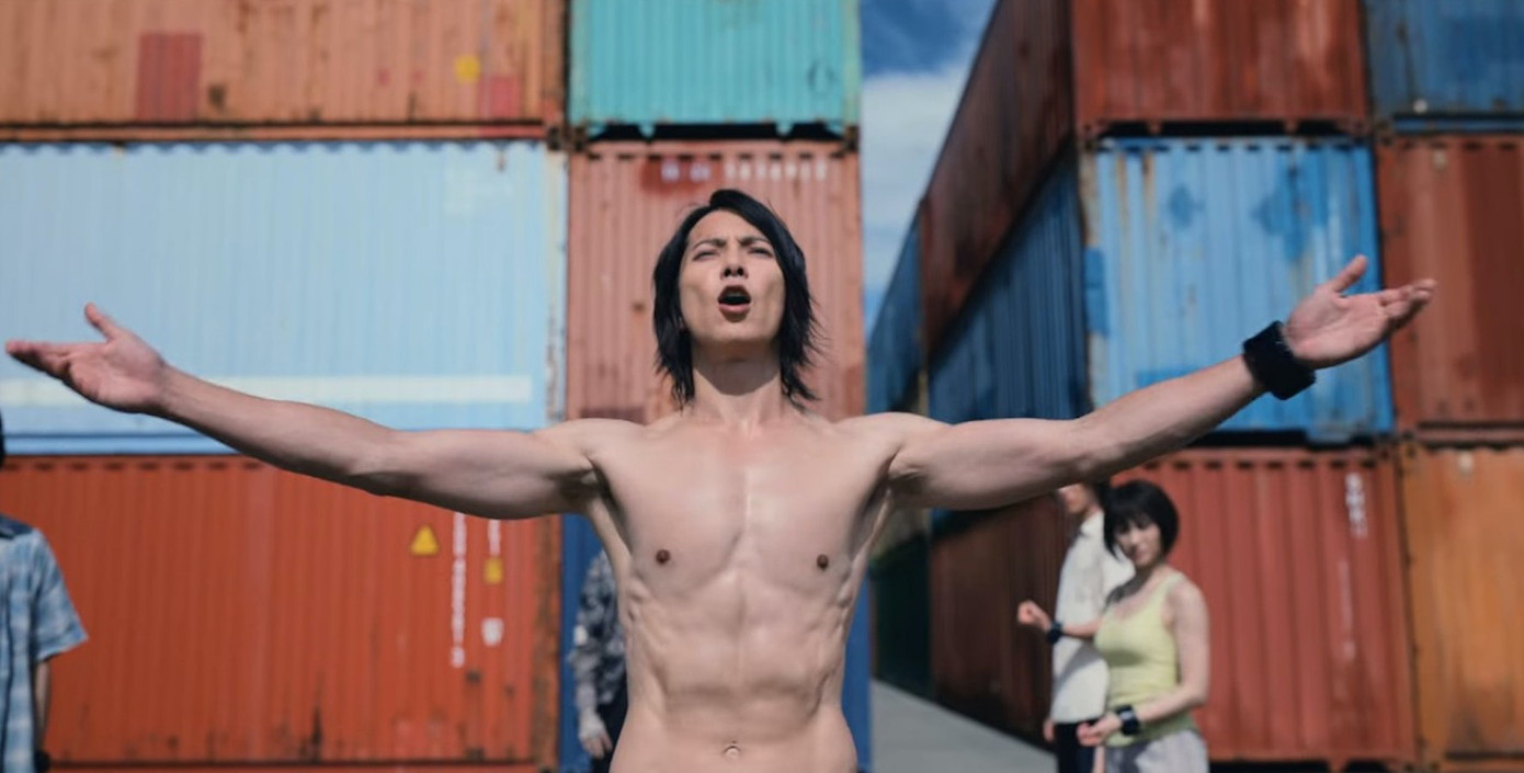 Yamashita cho biết anh đã dồn toàn tâm huyết vào việc luyện tập diễn xuất và tập luyện để duy trì vóc dáng. Nhiều khán giả nhận xét nam diễn viên không có mỡ thừa. Anh giữ được vóc dáng cân đối, cơ bắp vừa phải, tỷ lệ cơ thể hoàn hảo. Yamashita cho biết anh đã dồn toàn tâm huyết vào việc luyện tập diễn xuất và tập luyện để duy trì vóc dáng. Nhiều khán giả nhận xét nam diễn viên không có mỡ thừa. Anh giữ được vóc dáng cân đối, cơ bắp vừa phải, tỷ lệ cơ thể hoàn hảo.