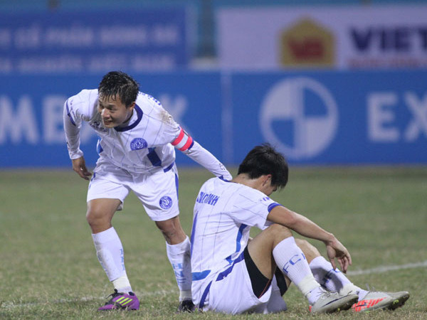 Thành Lương (trái) sẽ thi đấu cho HN T&T tại V-League 2013. Ảnh: V.S.I