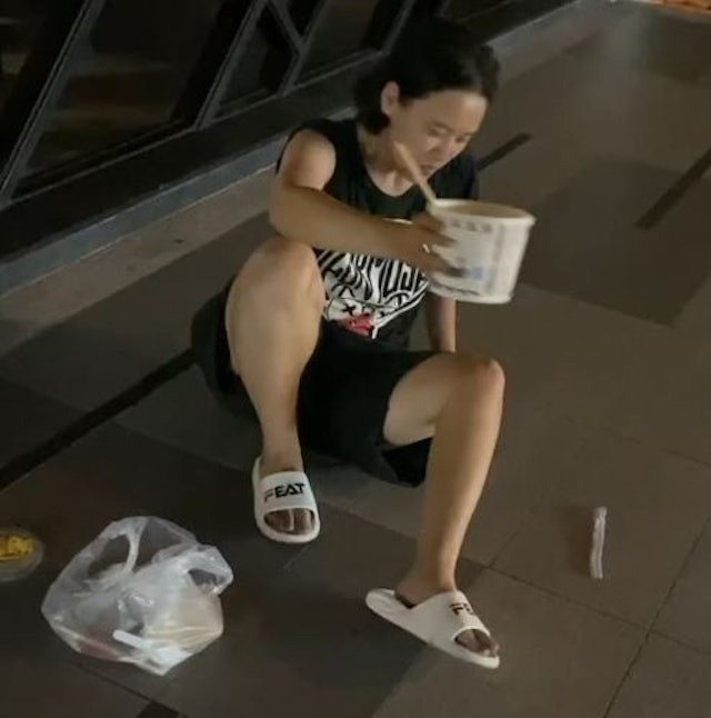 Truyền thông Đài Loan (Trung Quốc) xác nhận người phụ nữ bị bắt là Lâm Tĩnh Ân. Truyền thông Đài Loan (Trung Quốc) xác nhận người phụ nữ bị bắt là Lâm Tĩnh Ân.