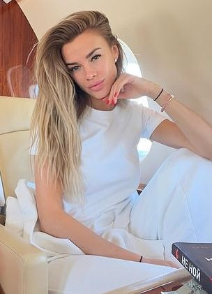 Bạn gái mới của Johnny Depp là người mẫu Nga Yulia Vlasova, kém anh 33 tuổi. Ảnh: IG. Bạn gái mới của Johnny Depp là người mẫu Nga Yulia Vlasova, kém anh 33 tuổi. Ảnh: IG.